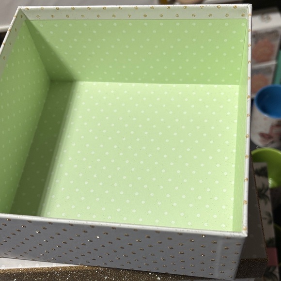 Glittery Nutcracker gift box in Gray and Pink - Picture 5 of 8